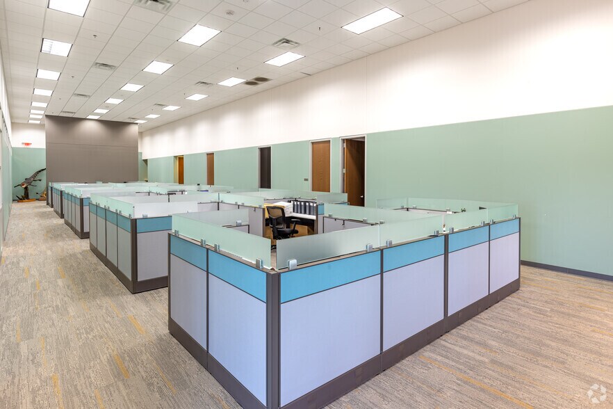 More Photos Of 320 W Centre Park Blvd, DeSoto Warehouse For Sale