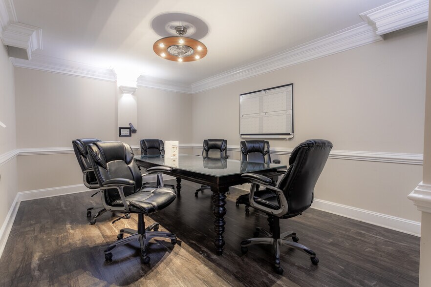 More Photos Of 105 E Center St, Mebane Office For Lease