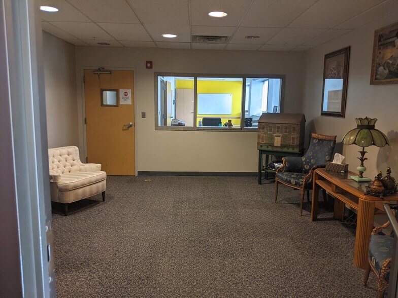 More Photos Of 184 Salem Ave, Dayton Office Residential For Lease