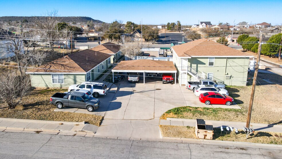 More Photos Of 900 Scurry St, Big Spring Apartments For Sale