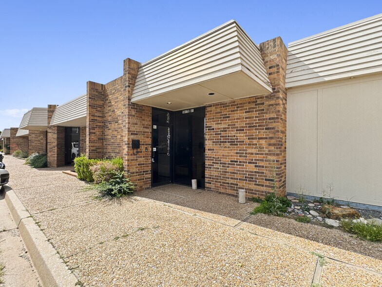 More Photos Of 1212 Air Depot, Midwest City Office For Lease