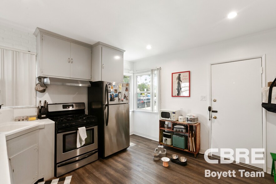 More Photos Of 2302 32nd St, Santa Monica Apartments For Sale