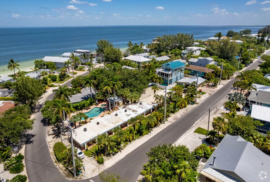 More Photos Of 808 N Bay Blvd, Anna Maria Hotel For Sale