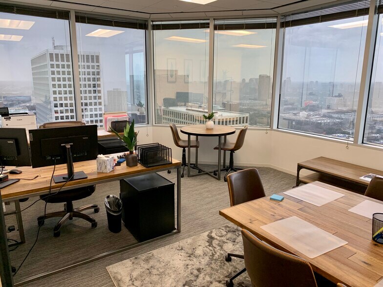 More Photos Of 3200 Southwest Fwy, Houston Office For Lease