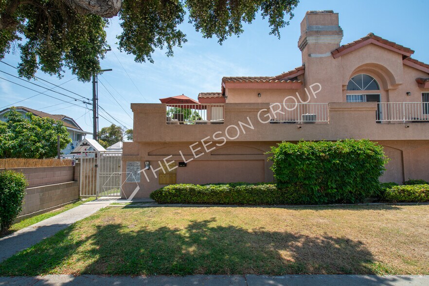 More Photos Of 11932 207th St, Lakewood Apartments For Sale