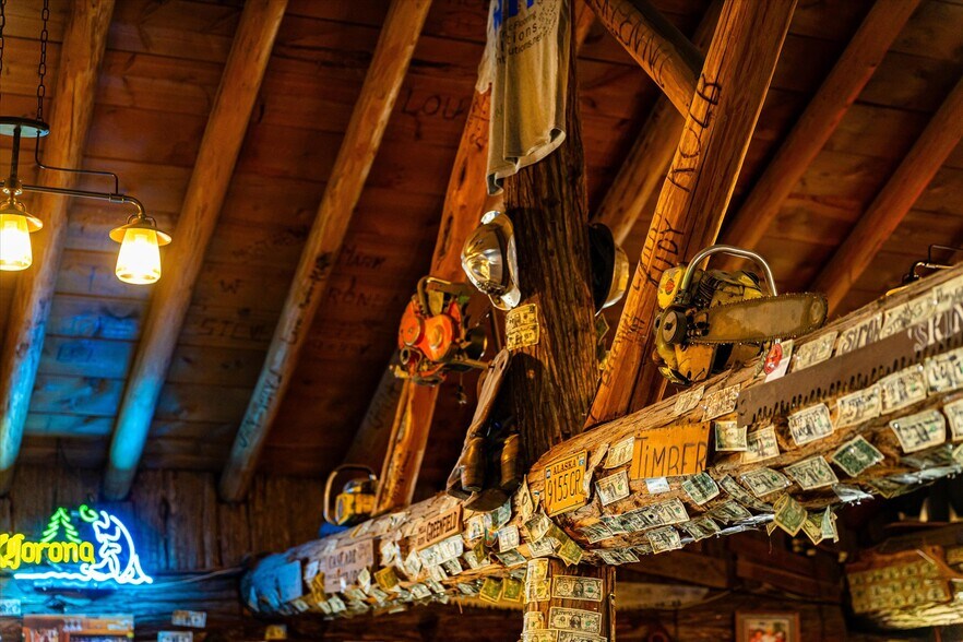 More Photos Of 7000 Graves Creek Rd, Lolo Bar For Sale