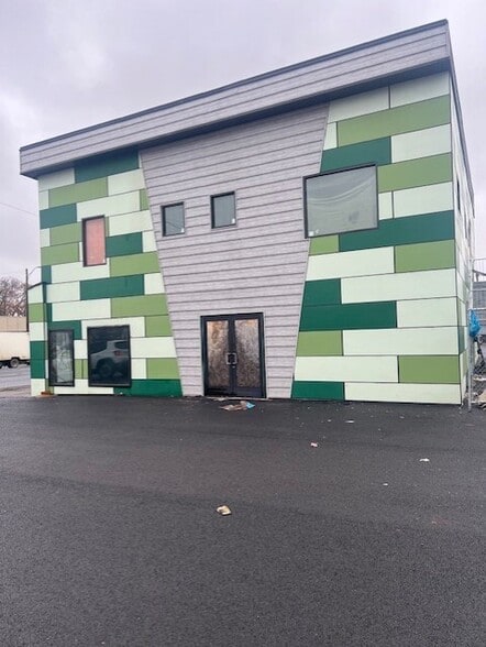 More Photos Of 1421 N Division St, Spokane General Retail For Sale