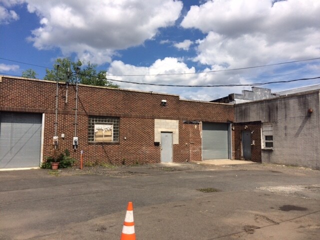 More Photos Of 80 Saddle River Rd, South Hackensack Warehouse For Lease