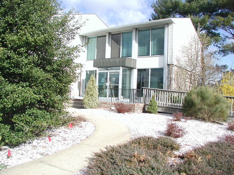 More Photos Of 774 Eayrestown Rd, Lumberton Office For Lease