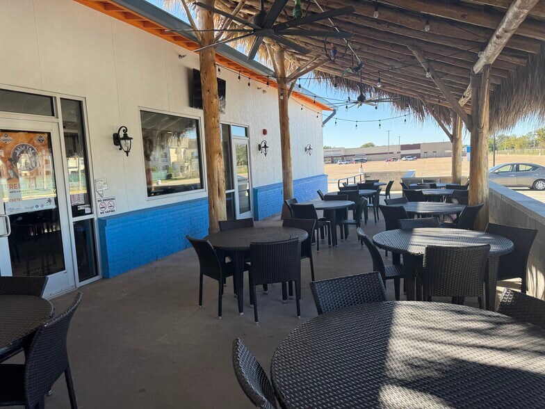 More Photos Of 3302 Shaver St, Pasadena Restaurant For Sale