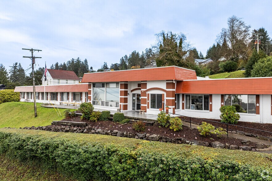 More Photos Of 263 W Exchange St, Astoria Rehabilitation Center For Sale