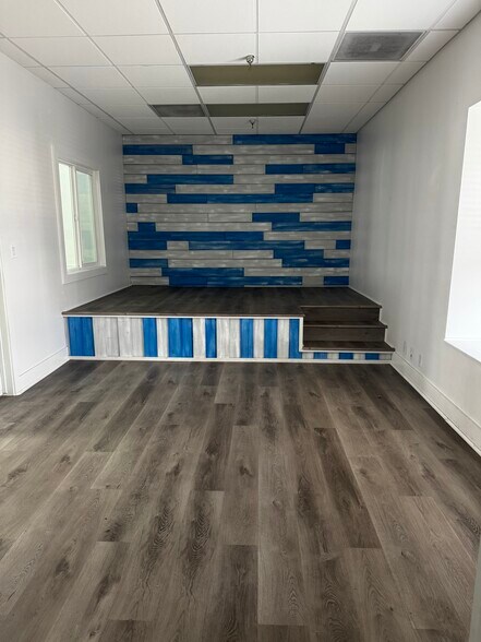 More Photos Of 9414-9488 Union Sq, Sandy Unknown For Lease