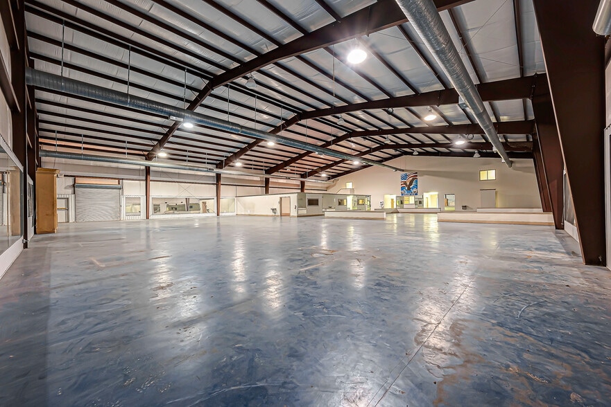 More Photos Of 2202 Lone Oak Rd, Houston Health Club For Sale