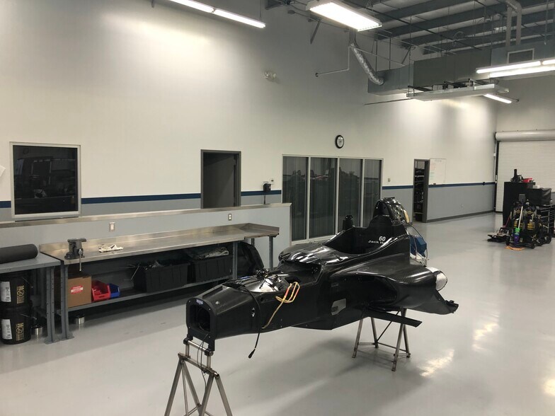 More Photos Of 114 Venture Dr, Pataskala Warehouse For Lease