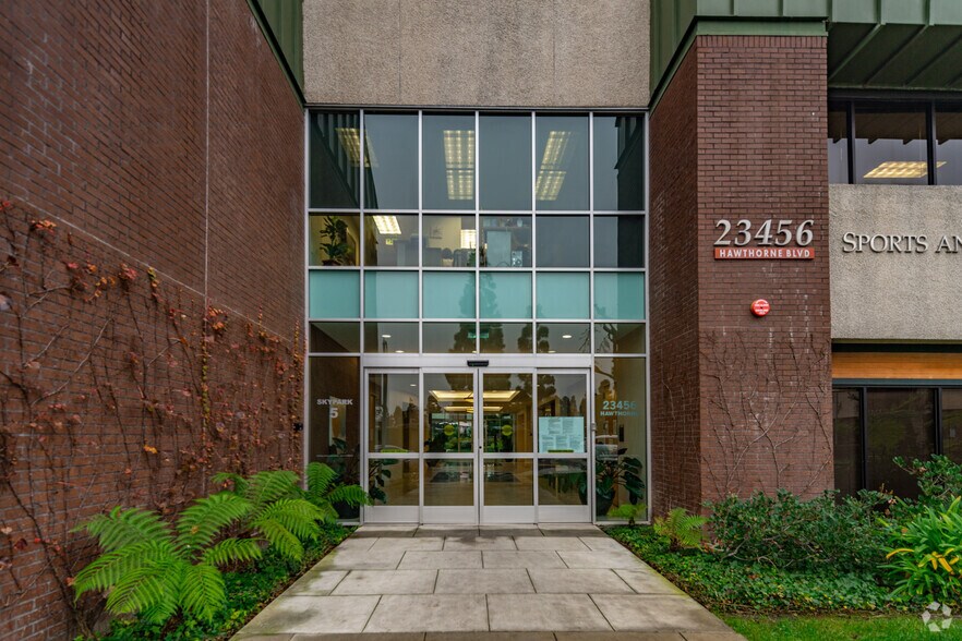 More Photos Of 23430 Hawthorne Blvd, Torrance Unknown For Lease