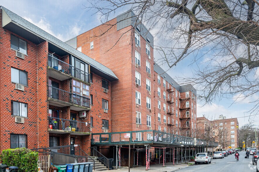 More Photos Of 144-24 37th Ave, Flushing Apartments For Lease