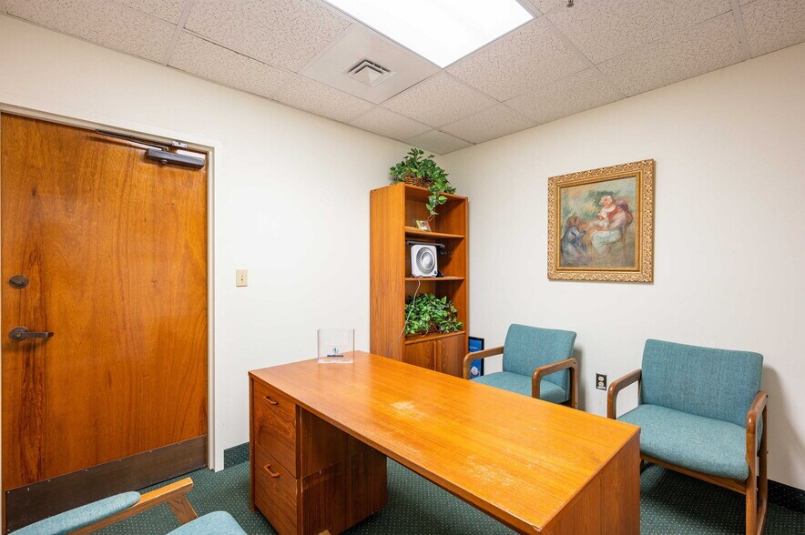 More Photos Of 6719 Gall Blvd, Zephyrhills Medical For Sale