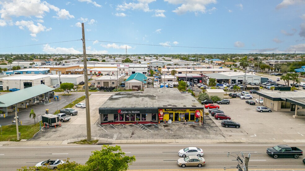 More Photos Of 910-912 Del Prado Blvd S, Cape Coral Freestanding For Lease