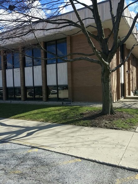 More Photos Of 4200 Euclid Ave, Rolling Meadows Office For Lease