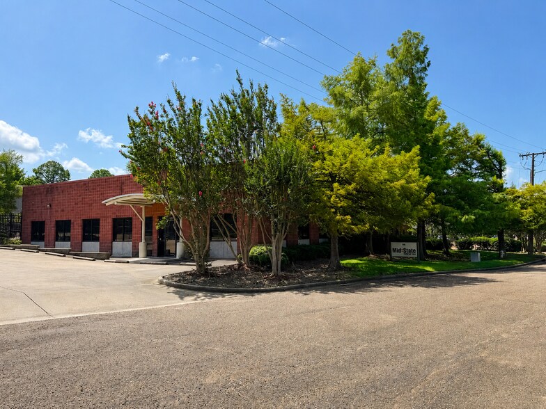 More Photos Of 100 Briarwood West Dr, Jackson Unknown For Lease