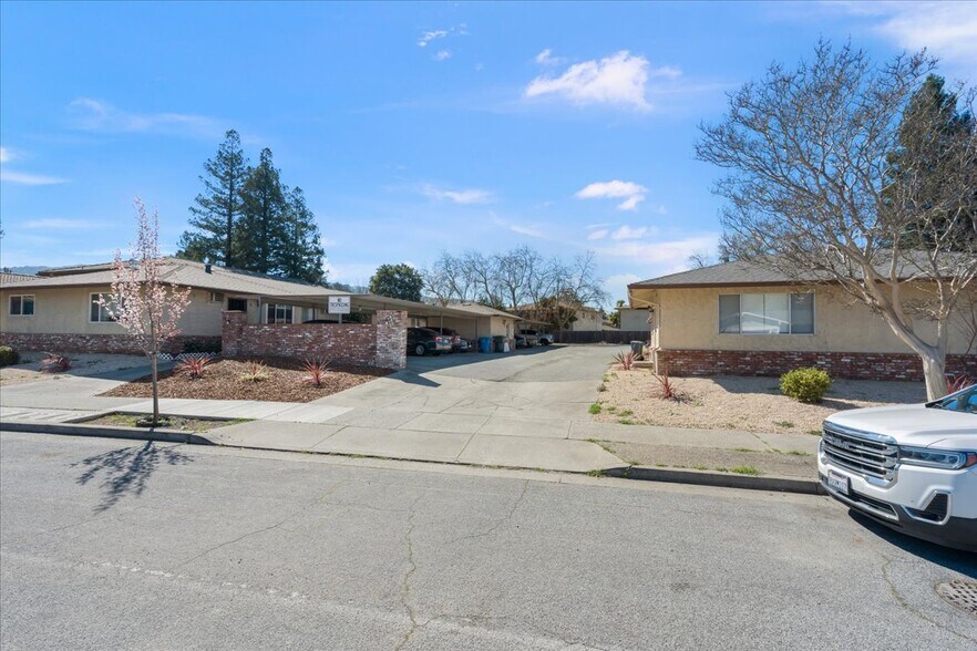More Photos Of 8275 Westwood Dr, Gilroy Apartments For Sale