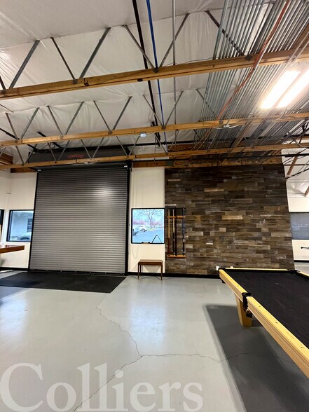 More Photos Of 600 N Steelhead Way, Boise Showroom For Sale