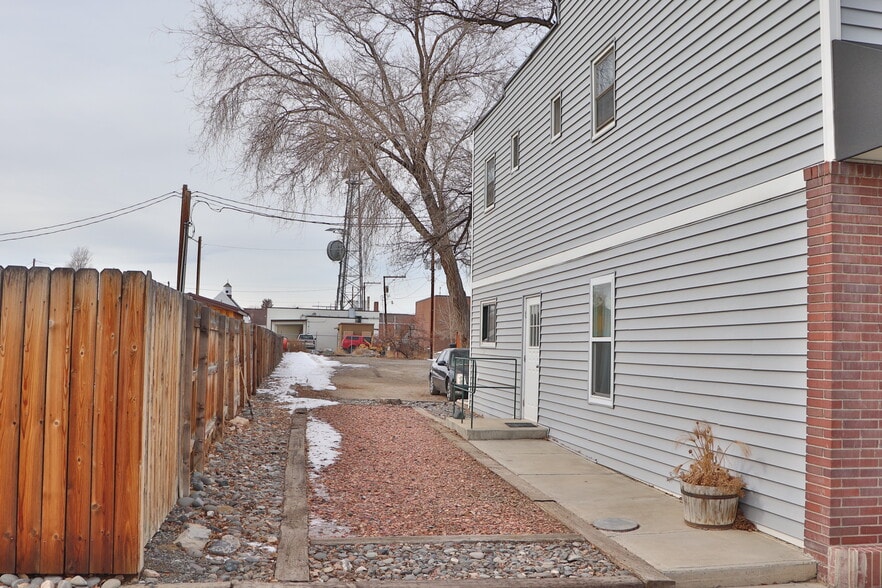 More Photos Of 450 Montana Ave, Lovell Storefront Retail Office For Sale