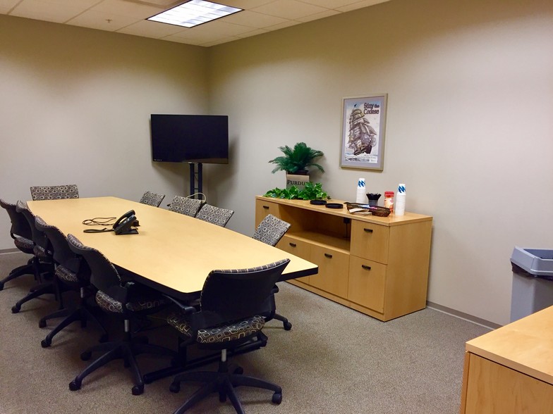 More Photos Of 9800 Connecticut St, Merrillville Office For Lease