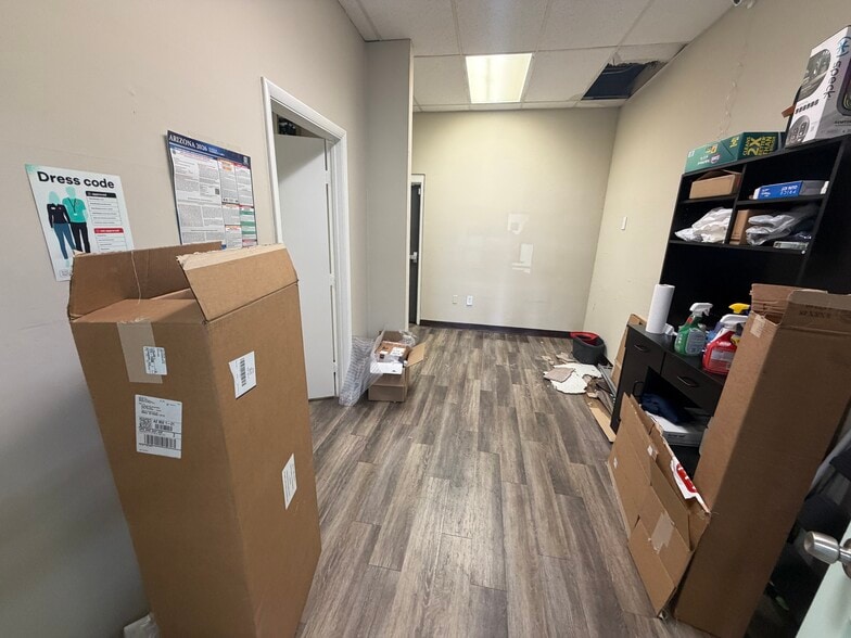 More Photos Of 1245-1305 W Guadalupe Rd, Mesa Unknown For Lease