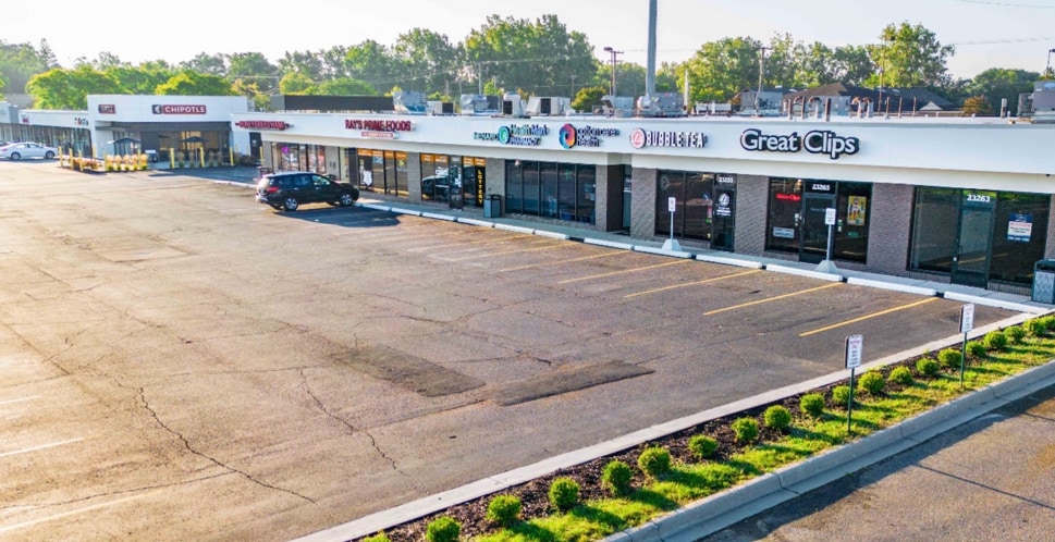 More Photos Of 23007-23265 Eureka Rd, Taylor Unknown For Lease