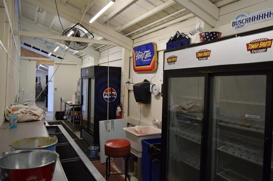 More Photos Of 11215 Flagstaff Rd, Tomah Racetrack For Sale