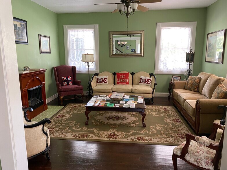 More Photos Of 304 15th St W, Bradenton Specialty For Sale