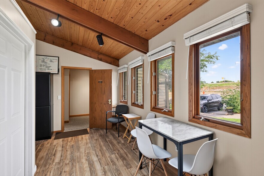 More Photos Of 14565-14579 Grand Ave S, Burnsville Office For Sale