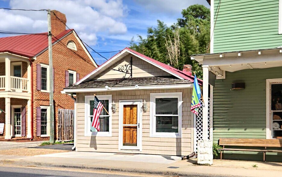 More Photos Of 55 Cross St, Urbanna General Retail For Sale