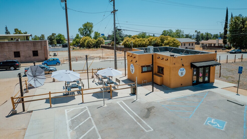 More Photos Of 950 Calimesa Blvd, Calimesa Freestanding For Sale