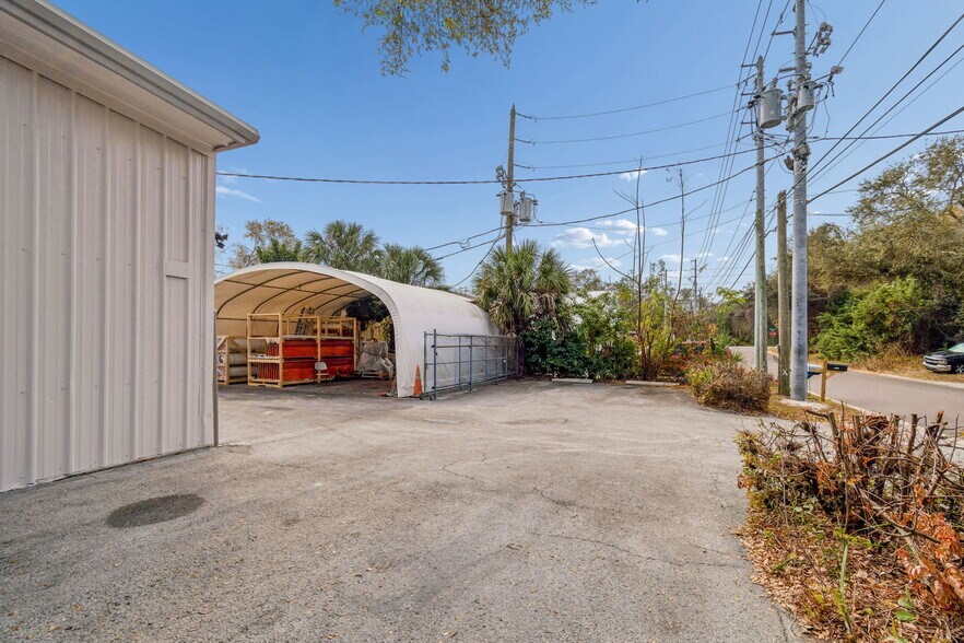 More Photos Of 1060 Harbor Lake Dr, Safety Harbor Light Manufacturing For Sale