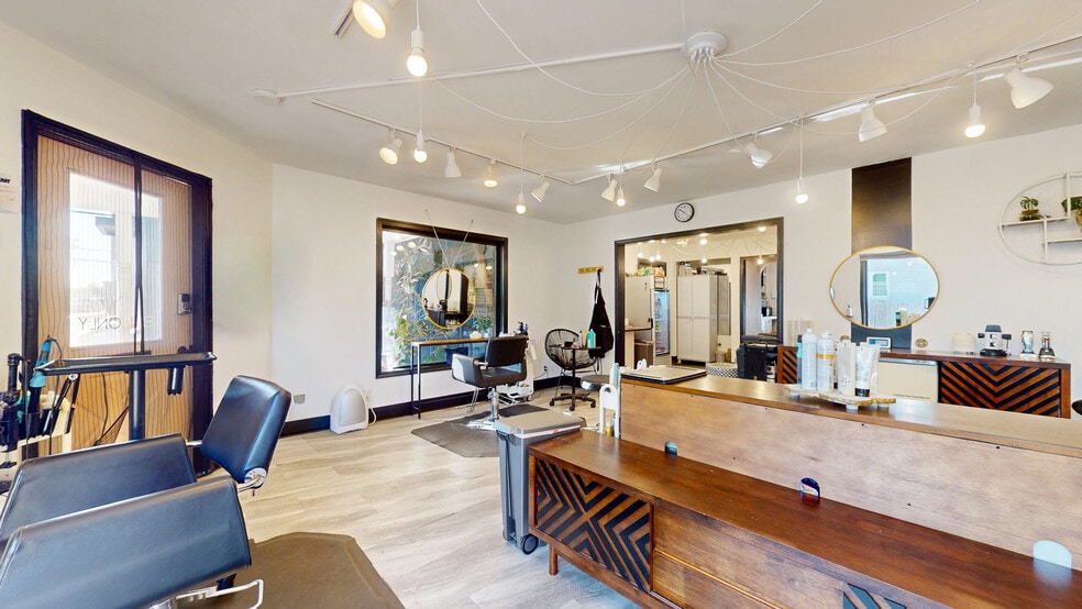 More Photos Of 143 Chenoweth Ln, Louisville Freestanding For Lease