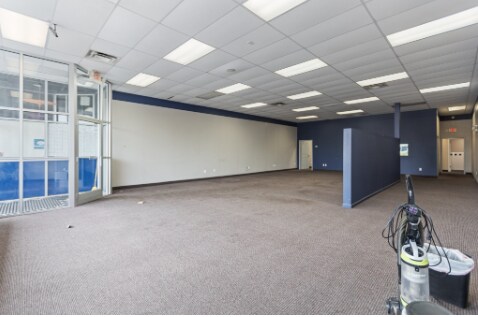 More Photos Of 609-615 4th St NW, Faribault Storefront For Lease