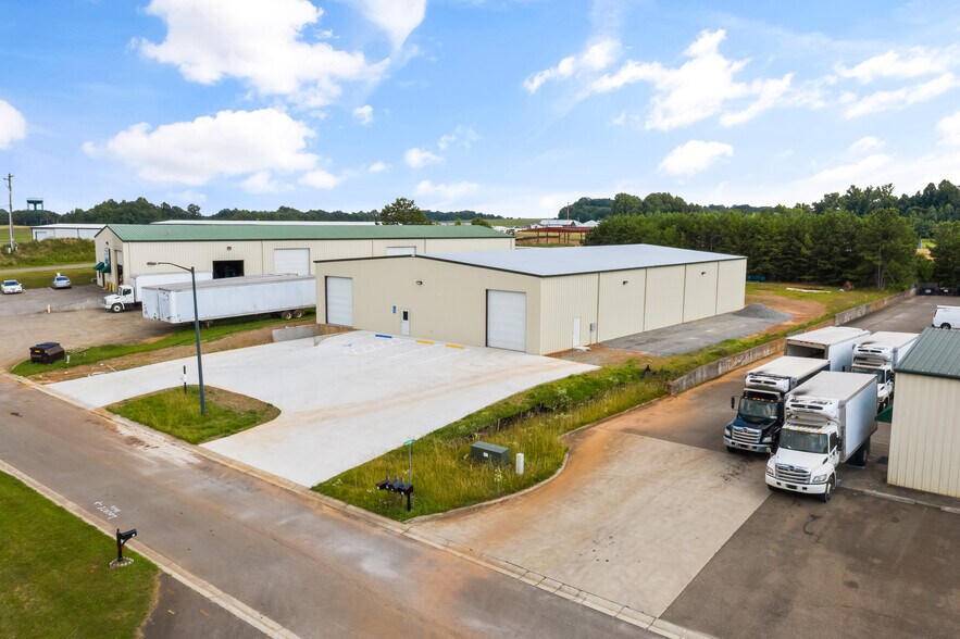 More Photos Of 27 Airport Business, Jasper Warehouse For Lease