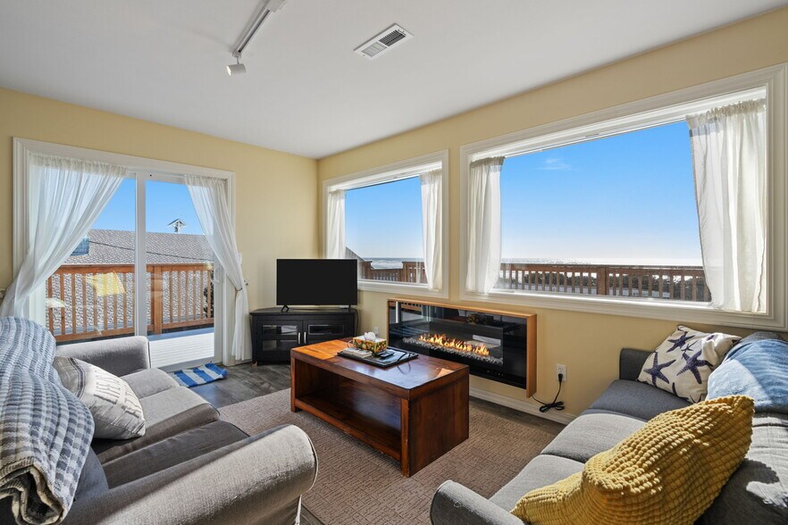 More Photos Of 259 S Pacific St, Rockaway Beach Specialty For Sale