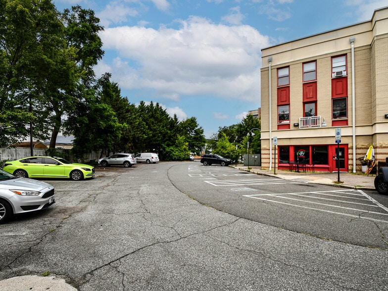 More Photos Of 2300 N Pershing Dr, Arlington Medical For Sale