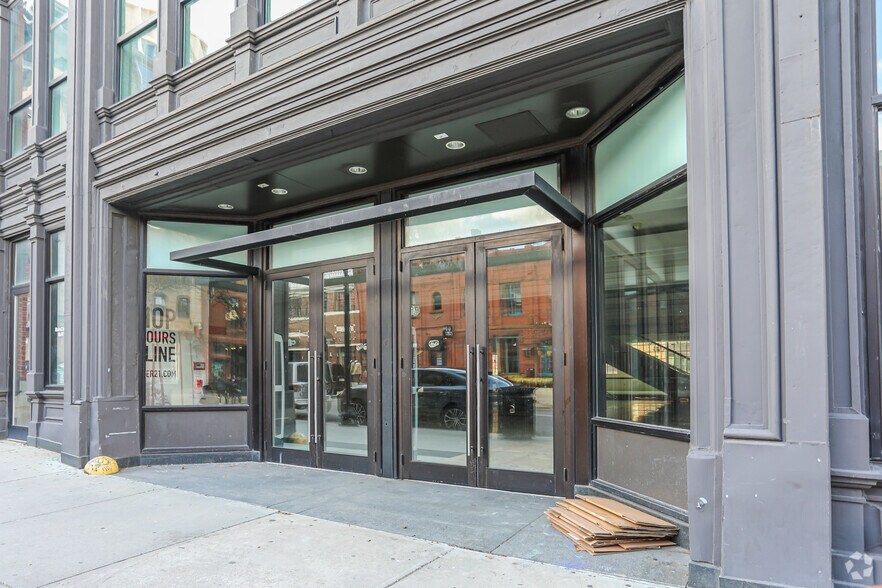 More Photos Of 343-347 Newbury St, Boston Storefront For Lease
