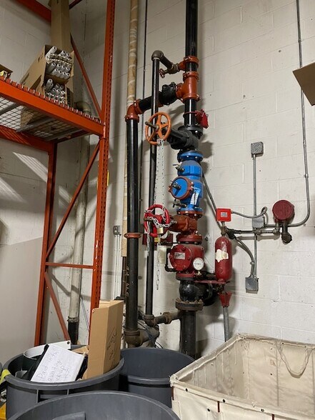 More Photos Of 95 Amity Rd, New Haven Storefront Retail Office For Sale