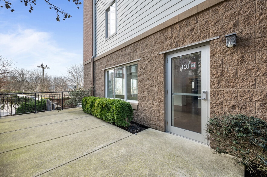 Primary Photo Of 1015 Railroad Ave, Bellingham Apartments For Sale