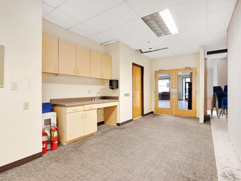More Photos Of 8325 Jack Finney Blvd, Greenville Medical For Lease