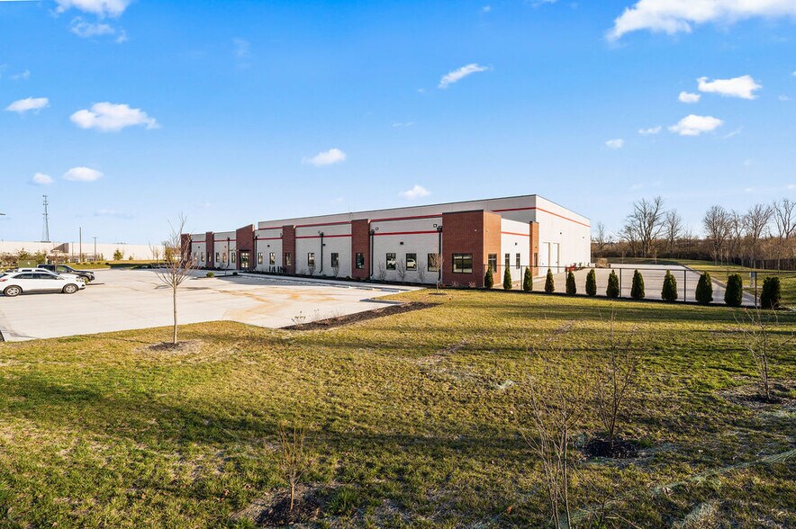 More Photos Of 4889 Alliance Dr, Mason Distribution For Sale