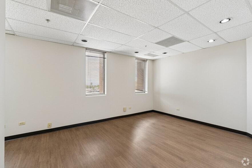 More Photos Of 6036 N 19th Ave, Phoenix Medical For Sale