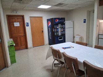 More Photos Of 416 Green Ln, Bristol Service For Lease