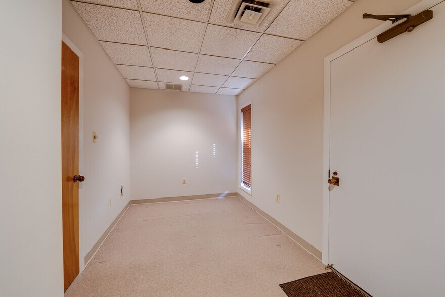 More Photos Of 8303 Arlington Blvd, Fairfax Medical For Sale