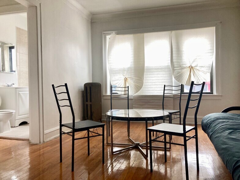 More Photos Of 1155 W 83rd St, Chicago Apartments For Sale